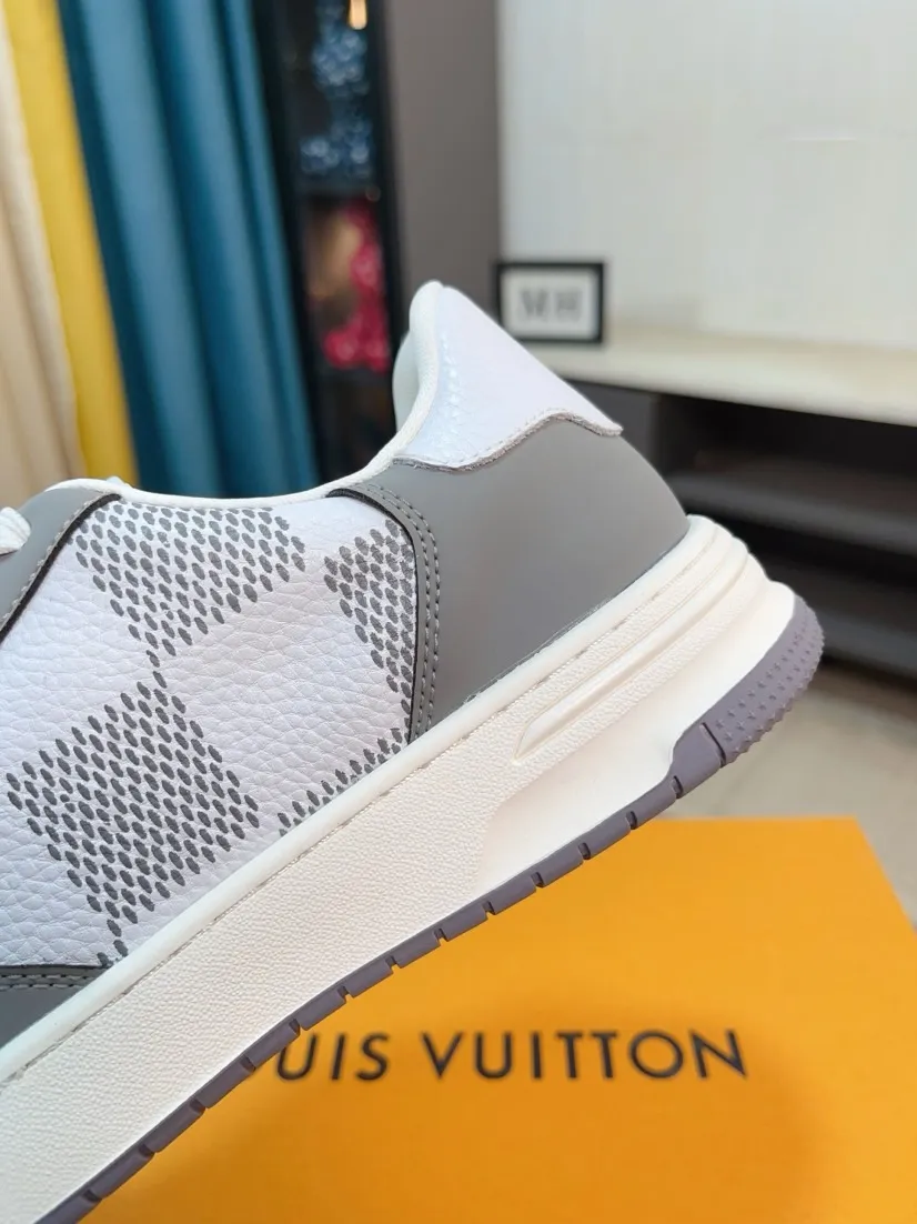 Men's shoes💰400🌹🌹[LV]🌹High-end men's shoes brand: Official website 1:1 Latest masterpiece: The upper is made of Italian imported first-layer cowhide with special materials➕Full genuine leather lining🔥, making walking more convenient and comfortable! Exclusive new style, stunning work [color]! Create a fashionable personality to set off your uniqueness! A must-have for trendy men! Classic🔥Number: 38-44
